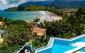 Refúgio dos sonhos - piscina de borda infinita e hidromassagem com vista